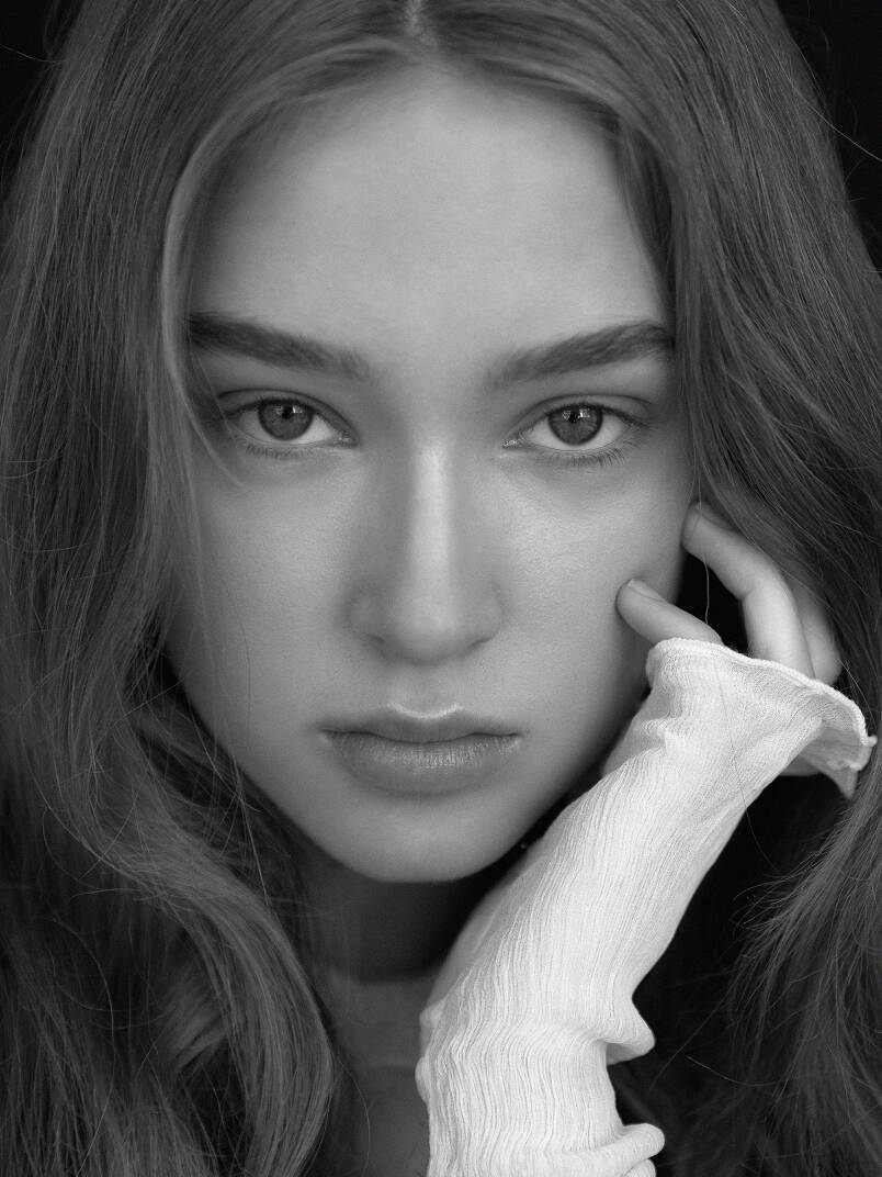 Anna Csikos Visage Model Management