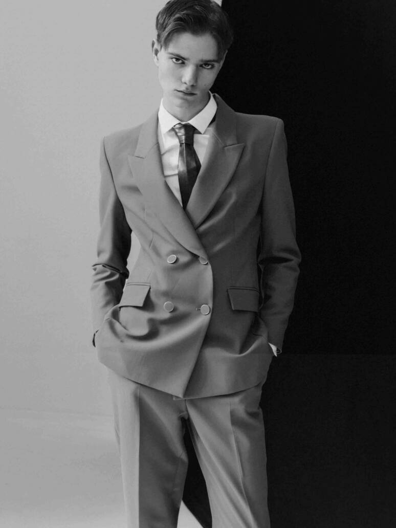 Belizár Bányai Visage Model Management