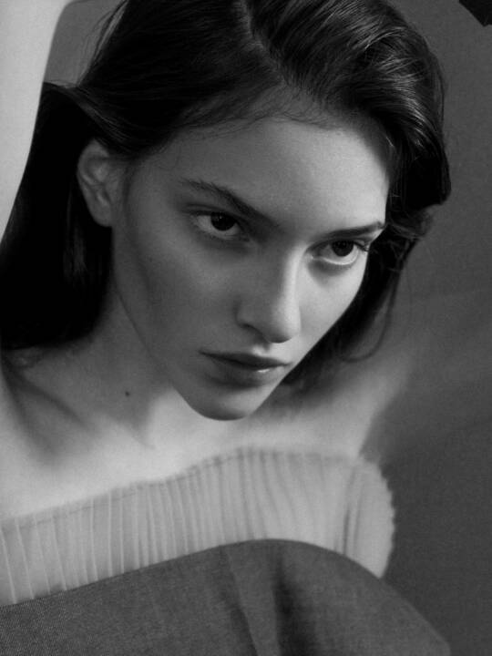 Mira Malomsoky Visage Model Management