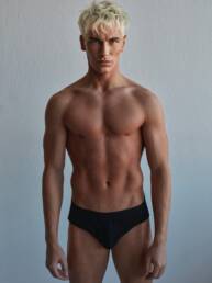SVEN Bartis Visage Model Management